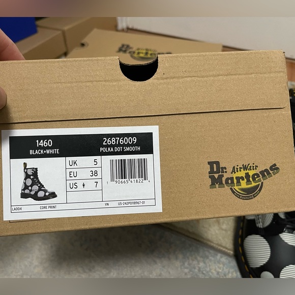 NIB Women’s Size 7 Dr. Martens 1460 Polka Dot Smooth Leather 8-Eye Lace Up Boots - Picture 8 of 15